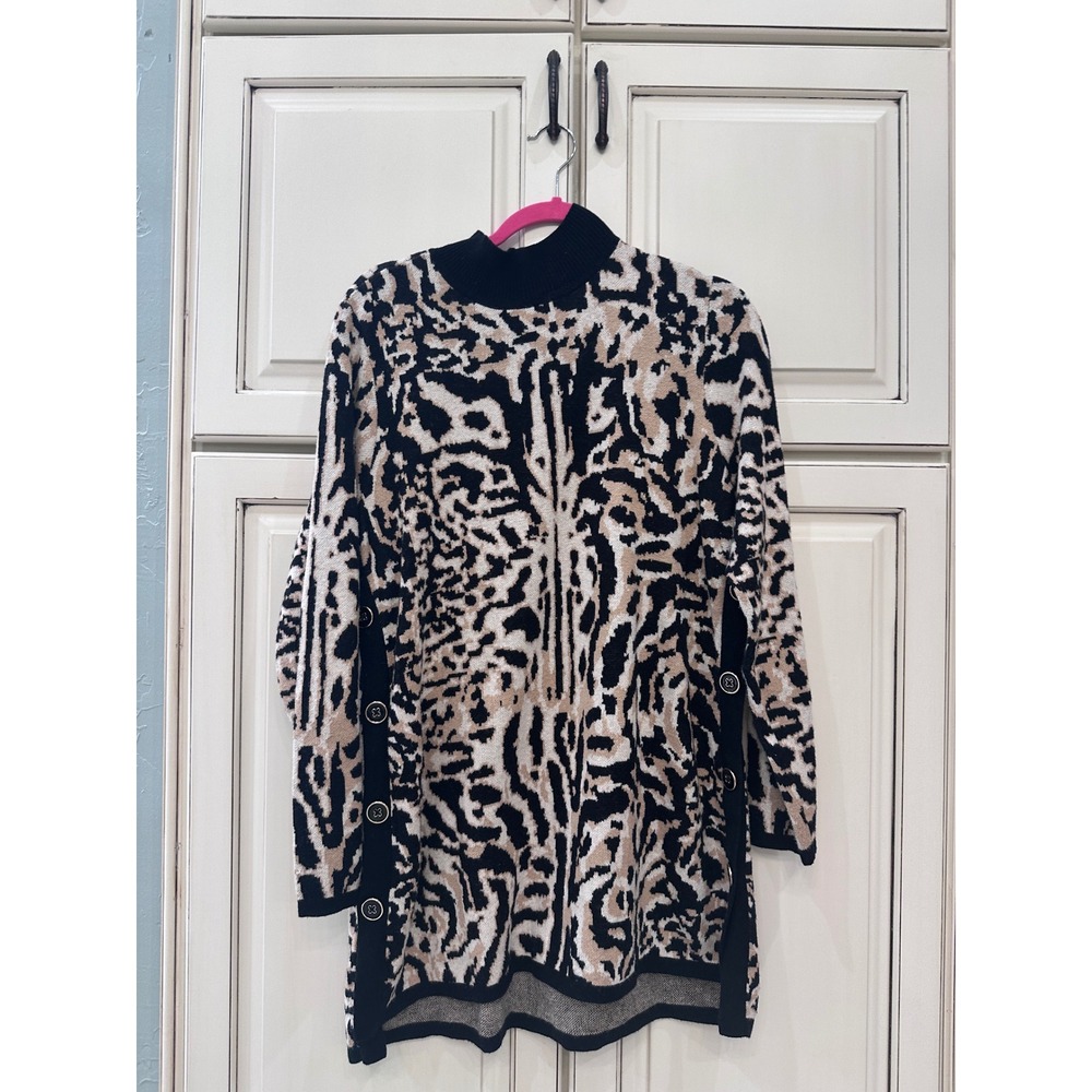 Women Abstract Animal Print Mock Neck Tunic Sweater Side Button Detail Black Tan
